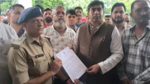 हल्द्वानी में एसएसपी ऑफिस में कांग्रेस नेताओं के बर्ताव पर भड़की बीजेपी, नारेबाजी कर कार्रवाई की मांग की