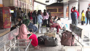 उत्तराखंड रोडवेज कर्मचारियों का अनिश्चितकालीन कार्य बहिष्कार, बस संचालन न होने से यात्री परेशान
