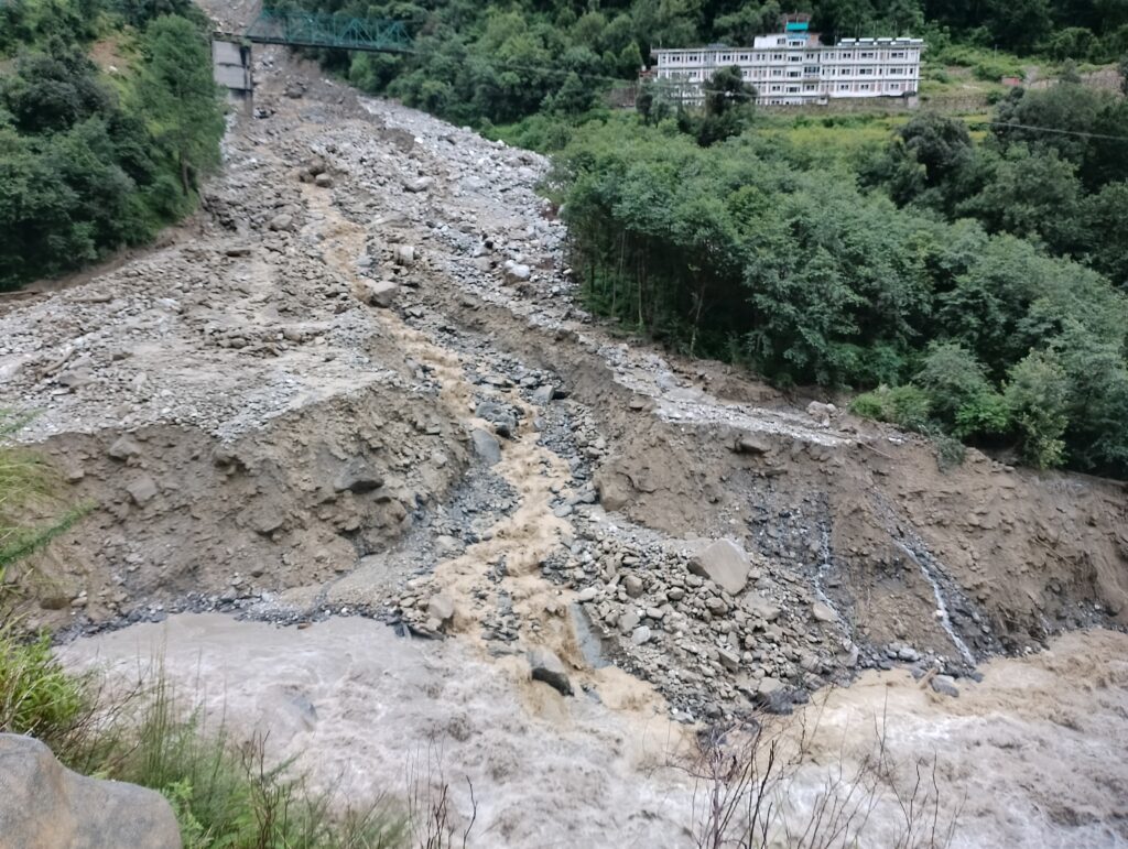 स्यानाचट्टी में इन दो गदेरों का ट्रीटमेंट जरूरी, भविष्य में फिर पैदा कर सकते हैं खतरा!