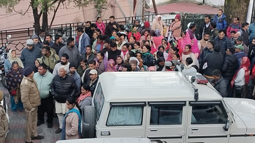 मसूरी माल रोड पर 20 दिसंबर से नहीं लगेंगी पटरी दुकानें, चिह्नीकरण पर राजनीति शुरू