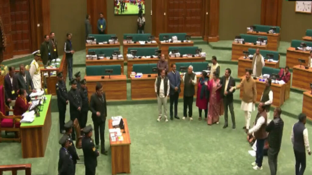 विपक्ष सदन में सरकार के जवाबों से असंतुष्ट, विधानसभा में आज उठेगा भूमिधरी कानून का मुद्दा